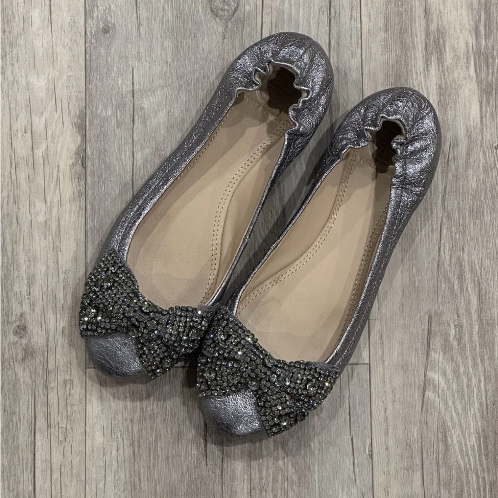 TORY BURCH Elegant Silver Ballet Flats with Beaded Rhinestones Bow Size 6